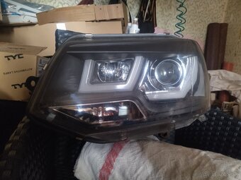 Predné svetlá VW caravelle T5.1 - 2