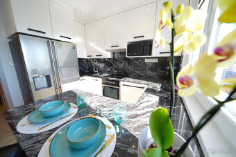 Na predaj 3 izbový byt (77 m²) na 12. p. – KVP, ZOMBOVA - 2