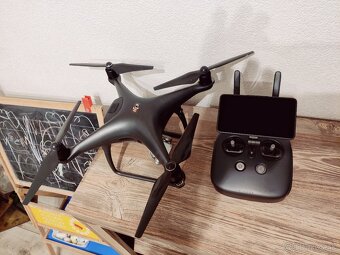 DJI Phantom 4 Pro + - 2