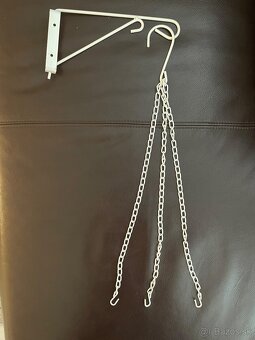 Biely vešiak na kvetináč - 2