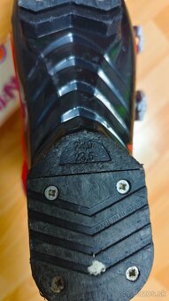 Lyže a lyžiarky - 2