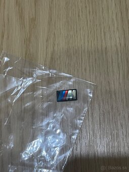 M nálepka 19x11mm - 2