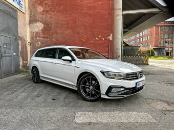 Volkswagen Passat Variant B8 2.0 TDI Comfortline R-Line DSG - 2