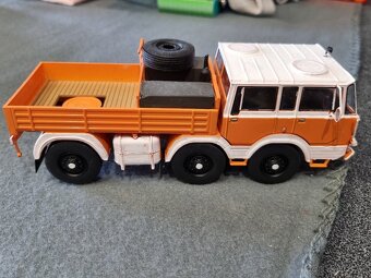 Tatra 813 model 1:43 - 2
