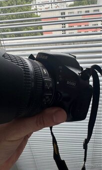 Nikon D5100 + Nikkor 18-105 mm 3.5-5.6 - 2