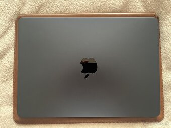 Macbook Air M3 Temne Atramentový - 2