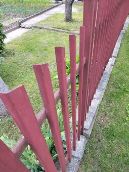 Predám plot 14,5m x 1,3m - 2