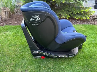 Britax Romer Dualfix M i-Size Tmavomodrá farba - 2