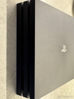 Playstation 4 PRO 1TB + 2x DualShock - 2