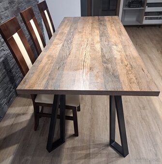 Jedálenský stôl - 2