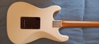 Fender Stratocaster - 2