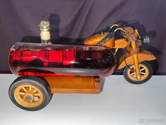 Drevená motorka s integrovanou sklenenou fľašou - 2