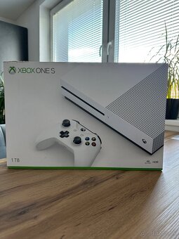 Xbox one S 1TB s mechanikou - 2