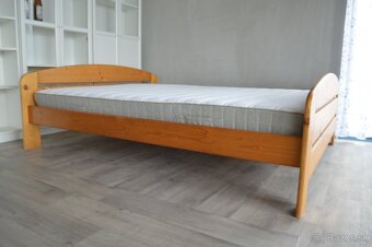 Manželská posteľ s roštmi a matracom - 2