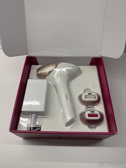 Philips Lumea IPL Hair Removal 9000 - 2