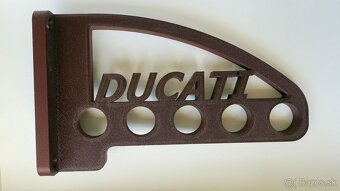 Vešiak pre motorkára – Ducati dizajn - 2