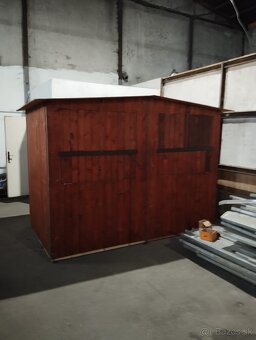 Predam tento dreveny predajny stanok, cca 3,5x2m - 2