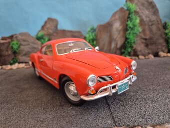 Prodám model 1:18 Volkswagen Karmann Ghia - 2