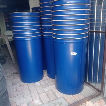 Plechové a plastové sudy - 2