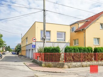 PARKUJTE BEZ STAROSTÍ GARÁŽ NA ŽABNÍKU V PRIEVIDZI, VOĽNÁ O - 2