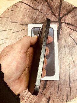 iPhone 15 pro 128 Black Titan batéria 87% top stav - 2