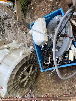 SAMSUNG WF60F4E0W0W na nahradne diely - 2