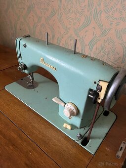 Minerva šijací stroj - 2