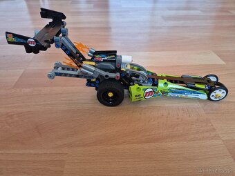 LEGO Technic 42103 Dragster - 2