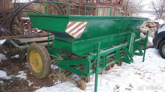 Sadzač cibule a cesnaku - 2