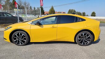 Toyota Prius 2.0 Plug-in Hybrid e-CVT za 34.990 € s DPH - 2