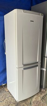 Predám chladničku s mraznickou elektrolux - 2