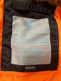 Predam damsku zimnu bundu Alpha Industries N-3B VF 59 Wmn - 2