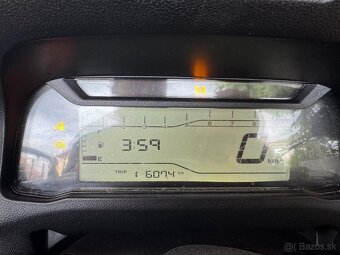 Predám zánovný skúter Yamahu Tricity 300... - 2