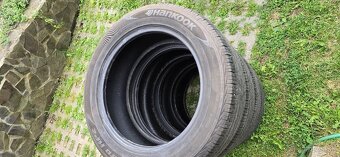 Predam pneu Hankook  235/55 r18 - 2
