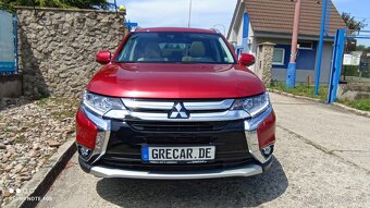 MITSUBISHI OUTLANDER 2,0 MIVEC 4WD CVT 7 miest - 2