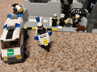 Lego City Set 7237 – Policajná stanica - 2
