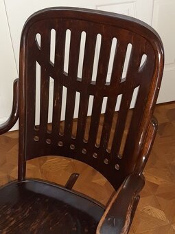Menšie Hojdacie kreslo Thonet nr71 z obdobia Secesie B - 2