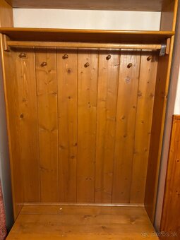 Vešiaková stena do chodby z masívu - 2