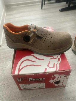 obuv pracovná - 2
