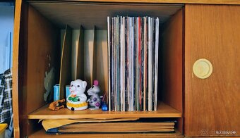 Policka na platne a gramofon - 2