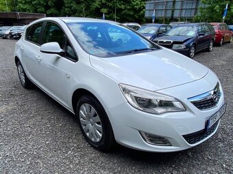 Opel Astra J 1.4i 74kW klima tempomat ČR 104tkm 2012 - 2