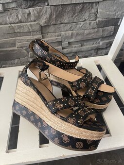 Guess v.37 - 2