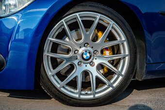 2011 BMW e92 320i - 2