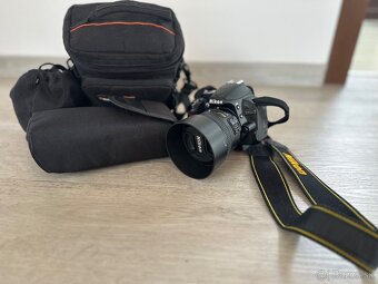 Predám Nikon zrkadlovku D3100 + nový objektív + blesk - 2