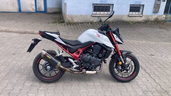 Honda CB 750 A Hornet - 2