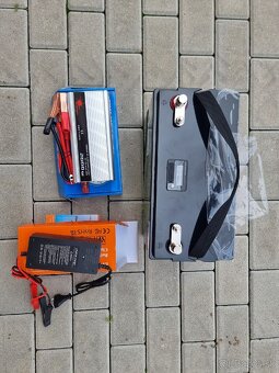 Batéria pre rybárov 12,8V 180Ah + menič a nabíjačka - 2