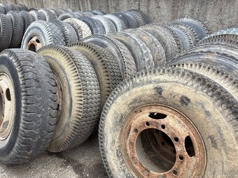 Pneu kolesa 11 r 20 - 2