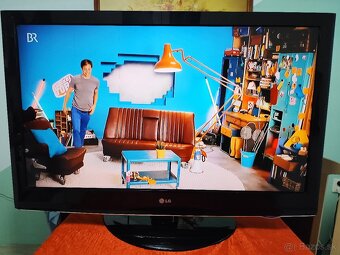 Predám LCD TV LG 42LD420 Full HD - 2