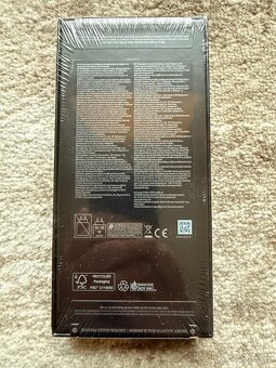 SAMSUNG Galaxy Z Flip6 - 2