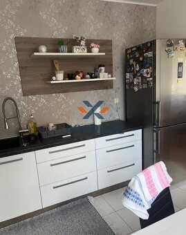 Na prenájom 3 izbový kompletne zariadený byt v Nových Zámkoc - 2